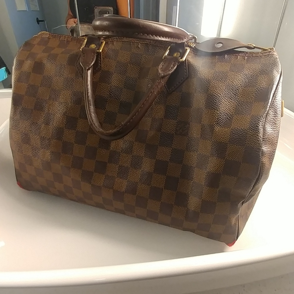 Authentic LV (Louis Vuitton) Bag